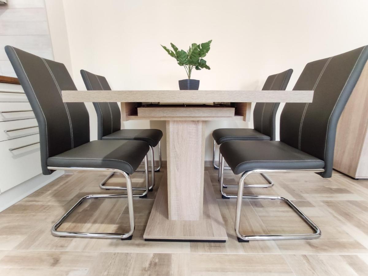 Trika Apartman Sárvár 外观 照片