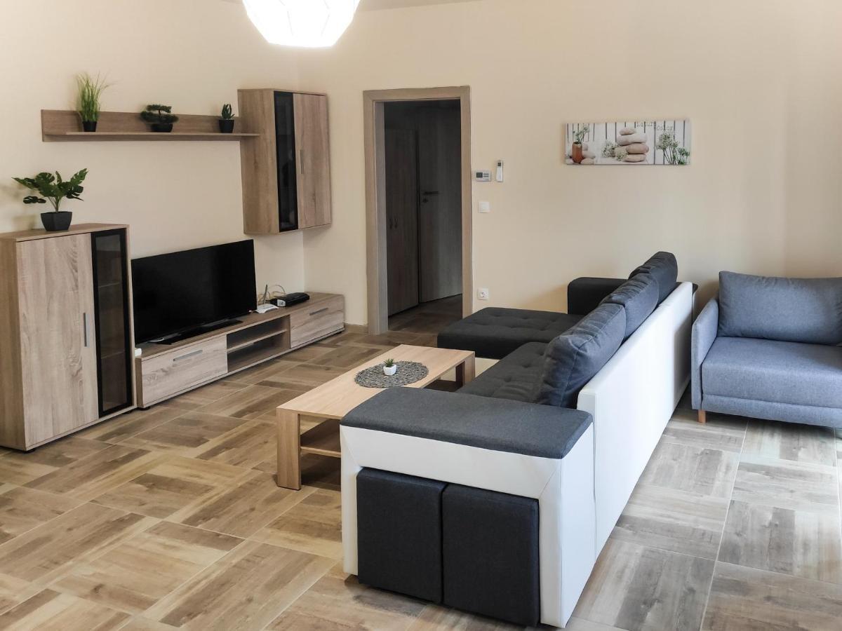 Trika Apartman Sárvár 外观 照片