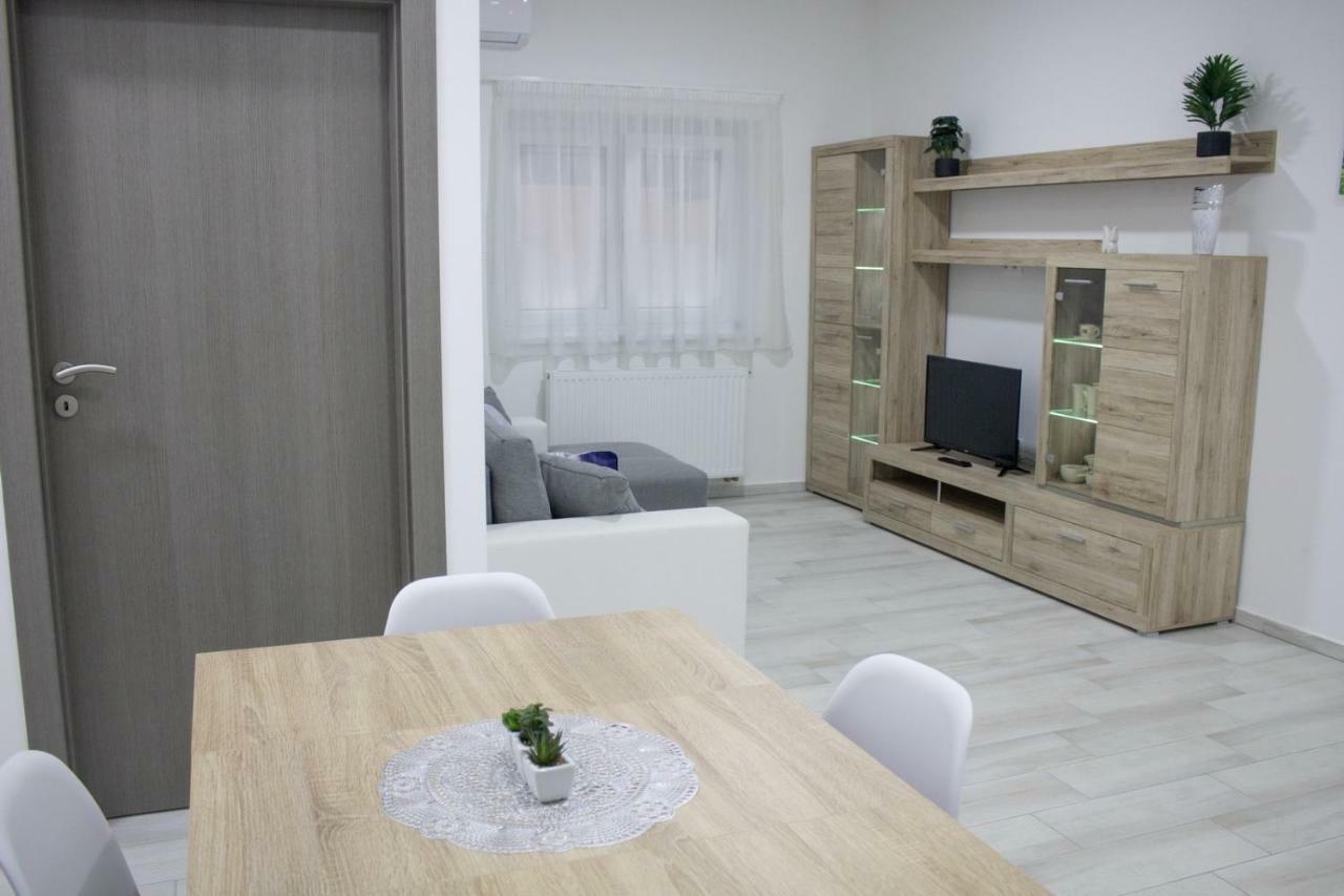 Trika Apartman Sárvár 外观 照片
